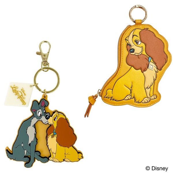 ＜ACCOMMODE＞ダイカットフラットポーチ 3,520円、左：アドラブルラバーチャーム 2,200円