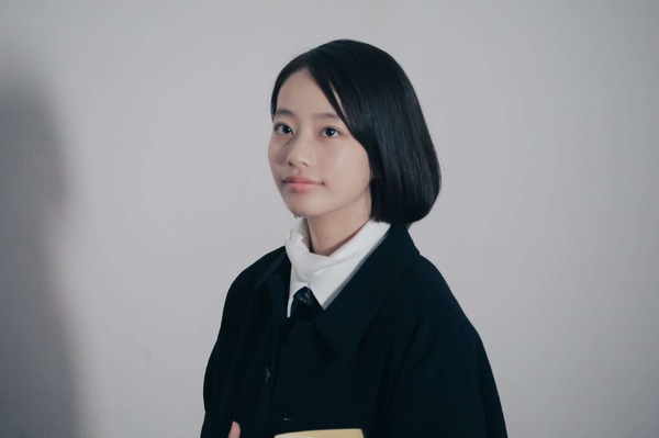 栞役＿池端杏慈　©2025 BITTERS END/CHIAROSCURO