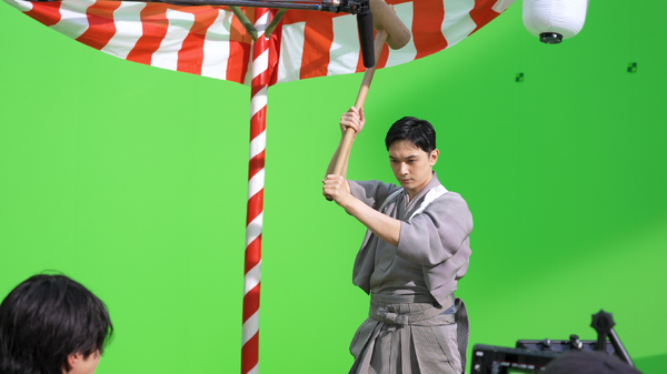 TVCM「お正月を写そう♪2026 “チェキTM′′運命のもちつき」篇　メイキングカット