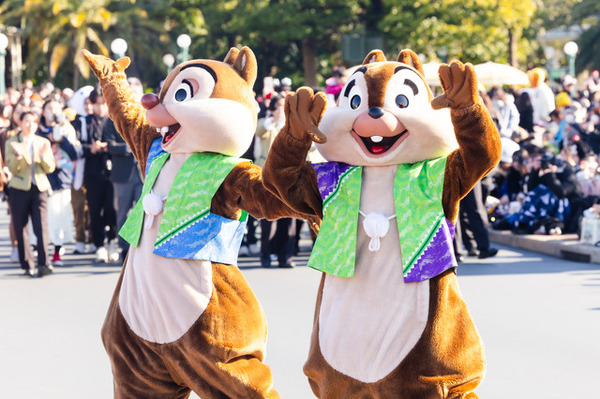 ディズニー、和服姿のミッキー＆ミニーが新年のごあいさつ！新アンバサダー就任のお披露目もサプライズで