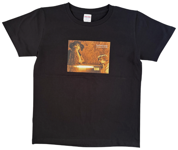 『ひなぎく 4K レストア版』Tシャツ黒A ©Czech audiovisual fund, source: NFA