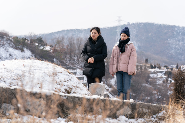 『ギョンアの娘』© 2022 a ZOETROPE. All rights reserved.