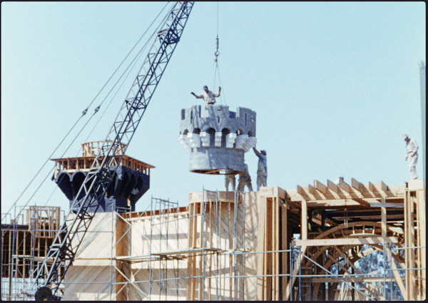 『ディズニーランドを創ったクラフトマンたち』© 2026 Disney and its related entities