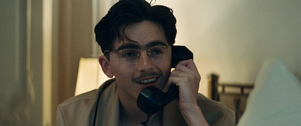 『マーティ・シュプリーム 世界をつかめ』© 2025 ITTF Rights LLC. All Rights Reserved.