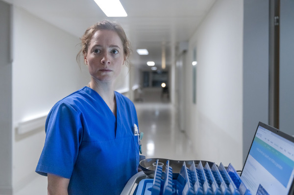 『ナースコール』© 2025 Zodiac Pictures Ltd / MMC Zodiac GmbH