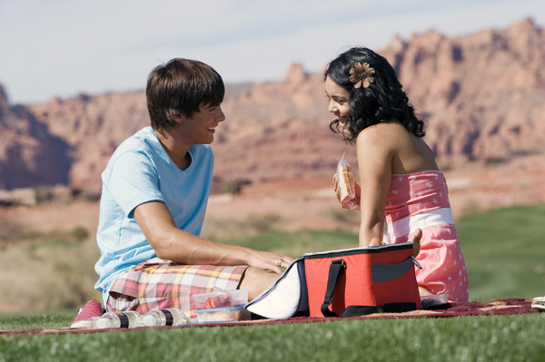 『ハイスクール・ミュージカル２』ディズニープラスで配信中 © 2026 Disney