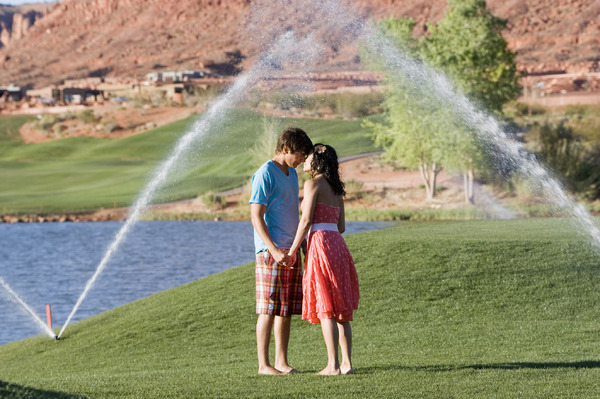 『ハイスクール・ミュージカル２』ディズニープラスで配信中 © 2026 Disney