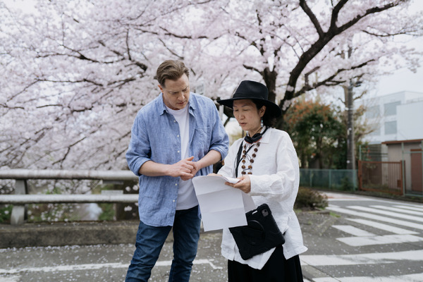 『レンタル・ファミリー』©2025 Searchlight Pictures. All Rights Reserved.　　