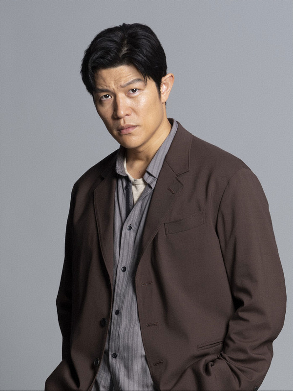 儀堂 歩／鈴木亮平 「リブート」(C)TBS