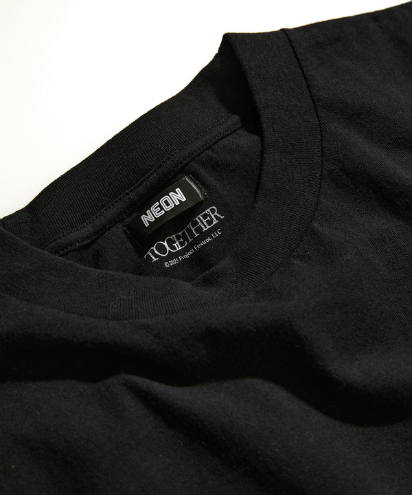 『トゥギャザー』公式グッズTOGETHER ドッキング Tシャツ© 2025 Project Foxtrot, LLC 　