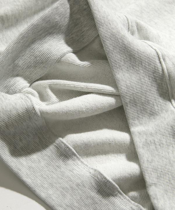 『トゥギャザー』公式グッズTOGETHER SWEAT© 2025 Project Foxtrot, LLC 　