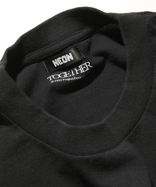 『トゥギャザー』公式グッズTOGETHER PHOTO TシャツA© 2025 Project Foxtrot, LLC