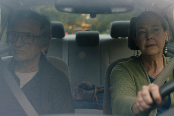 『カミング・ホーム』© 2022 Apple Slice Productions LLC All Rights Reserved.