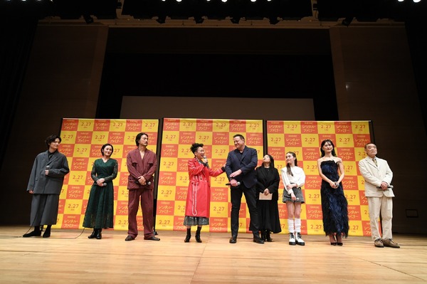 『レンタル・ファミリー』©2025 Searchlight Pictures. All Rights Reserved.　