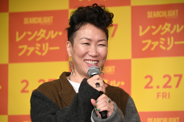 『レンタル・ファミリー』©2025 Searchlight Pictures. All Rights Reserved.　