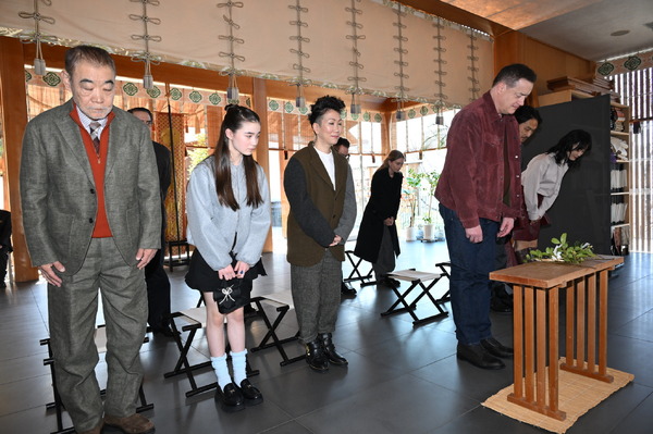 『レンタル・ファミリー』©2025 Searchlight Pictures. All Rights Reserved.　