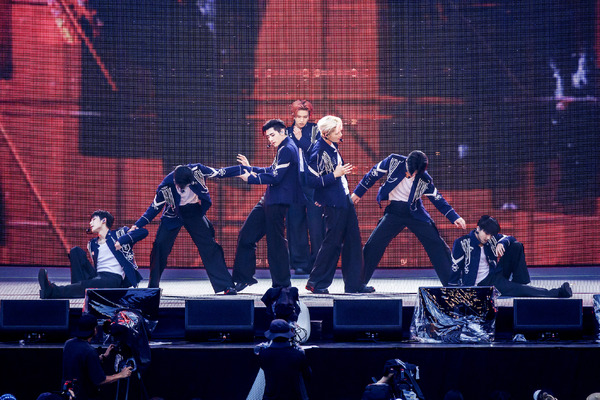 『ENHYPEN [WALK THE LINE SUMMER EDITION] IN CINEMAS』©2026 BELIFT LAB INC. & HYBE JAPAN & CJ 4DPLEX Japan All Rights Reserved.