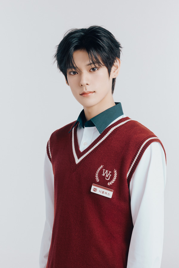 ニコラス (NICHOLAS): 21歳（2004.12.27生）、アメリカ出身、A型、INTJ(C) 2026 SM ENTERTAINMENT & eggiscoming CO., Ltd. ALL RIGHTS RESERVED.