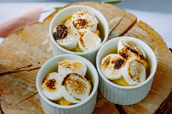 「桜・グランピングブッフェ」焼きマシュマロ