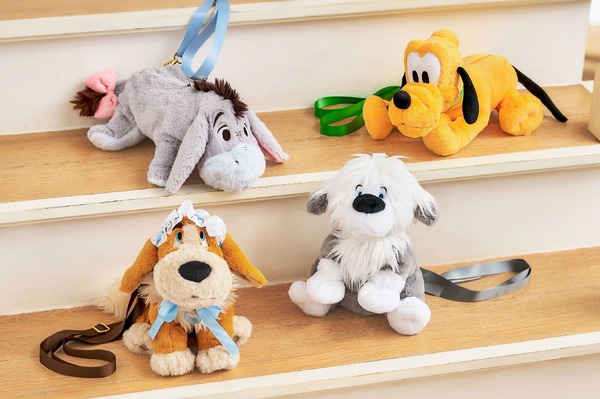 マルチポシェット 各4,000円／© Disney　 © Disney. Based on the “Winnie the Pooh” works by A.A. Milne and E.H. Shepard.