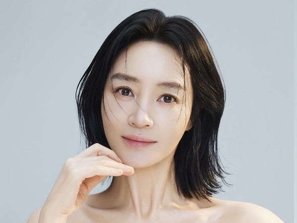 “時を味方につけた” 女優キム・ヘス、55歳の品格と透明感がすごい！【PHOTO】