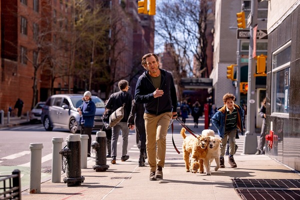 『これって生きてる？』©2025 Searchlight Pictures. All Rights Reserved.