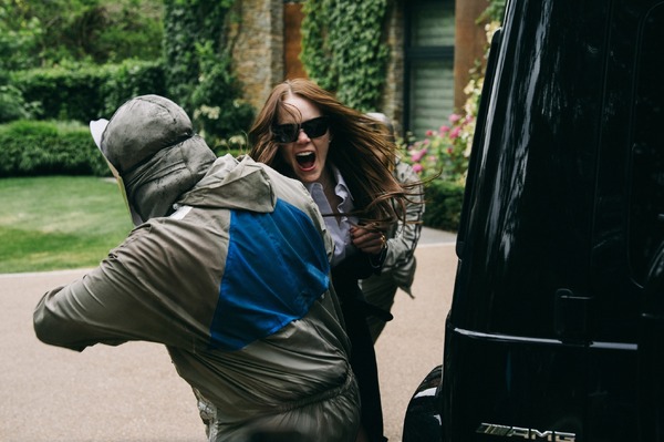 『ブゴニア』(C) 2025 FOCUS FEATURES LLC.LLC.