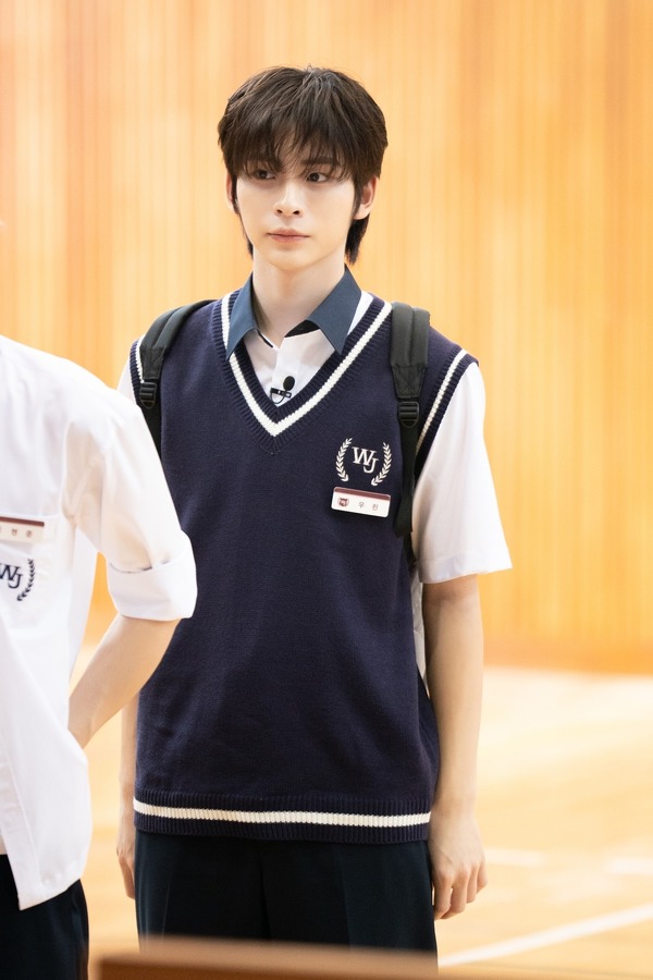 ウリン「応答せよ！僕らのハイスクール」(C) 2026 SM ENTERTAINMENT & eggiscoming CO., Ltd. ALL RIGHTS RESERVED.