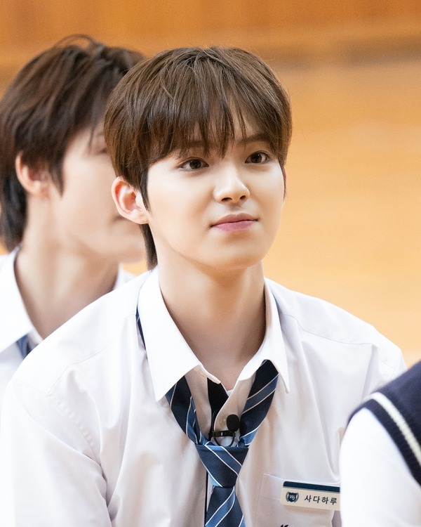 サダハル「応答せよ！僕らのハイスクール」(C) 2026 SM ENTERTAINMENT & eggiscoming CO., Ltd. ALL RIGHTS RESERVED.