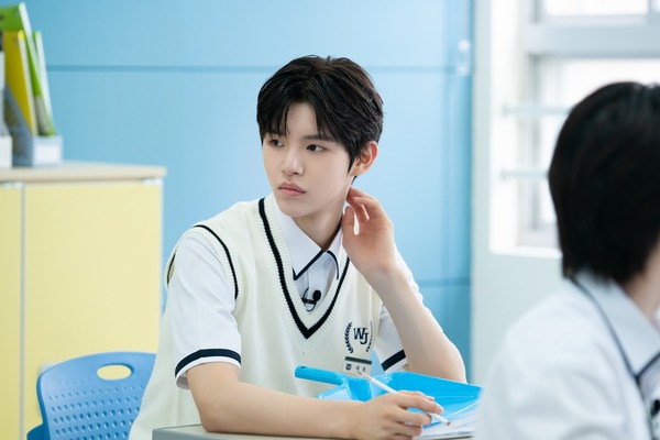 ジェウォン「応答せよ！僕らのハイスクール」(C) 2026 SM ENTERTAINMENT & eggiscoming CO., Ltd. ALL RIGHTS RESERVED.