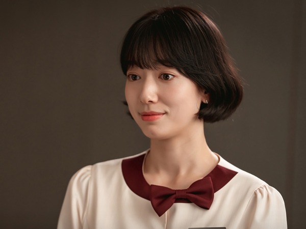 パク・シネ主演『Missホンは潜入調査中』1990年代のリアルな再現に共感の嵐！