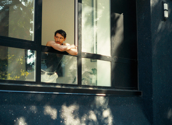 『ドランクヌードル』© 2025 Lucio Castro Inc.