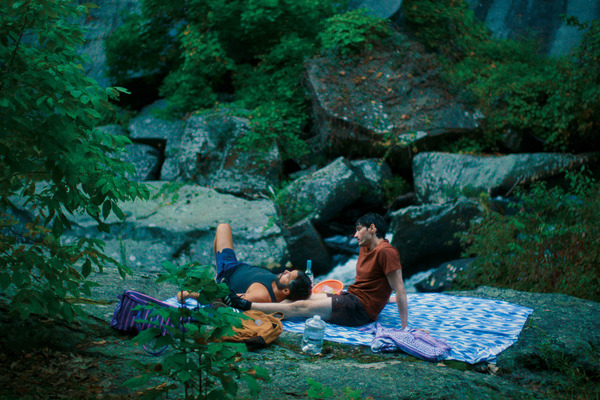 『ドランクヌードル』© 2025 Lucio Castro Inc.