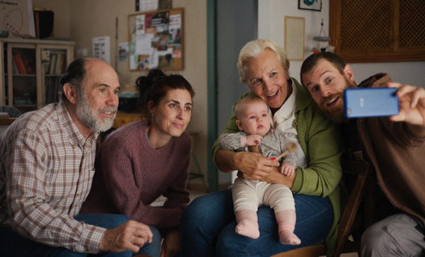 『幸せの、忘れもの。』© 2025. Distinto Films SLU, Nexus Creafilms SL, A Contracorriente Films SL, Diverso Films AIE