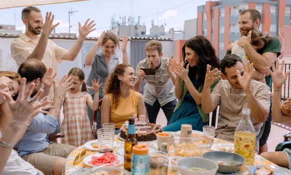 『幸せの、忘れもの。』© 2025. Distinto Films SLU, Nexus Creafilms SL, A Contracorriente Films SL, Diverso Films AIE