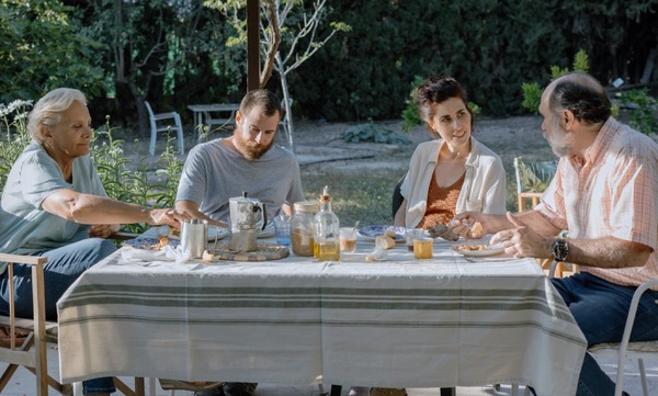 『幸せの、忘れもの。』© 2025. Distinto Films SLU, Nexus Creafilms SL, A Contracorriente Films SL, Diverso Films AIE