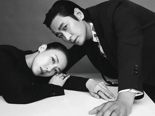 チュ・ジフン×ハ・ジウォンの魅惑的なツーショット…触れ合いながらも交わらぬ視線【PHOTO】