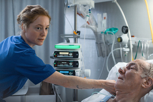 『ナースコール』© 2025 Zodiac Pictures Ltd / MMC Zodiac GmbH