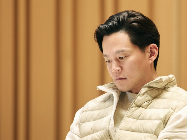 演劇で新境地に挑むイ・ソジン、『ワーニャ伯父さん』への熱い意気込みを語る