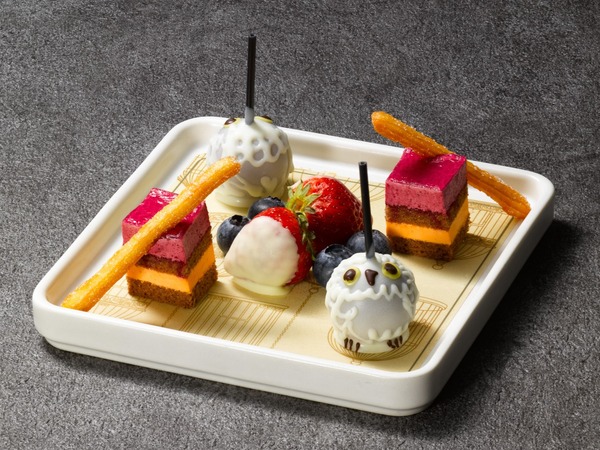 ダイアゴン横丁の買い物リストアフタヌーンティー／「ホグワーツからの招待状」限定メニュー