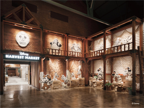 横浜赤レンガ倉庫店©Disney