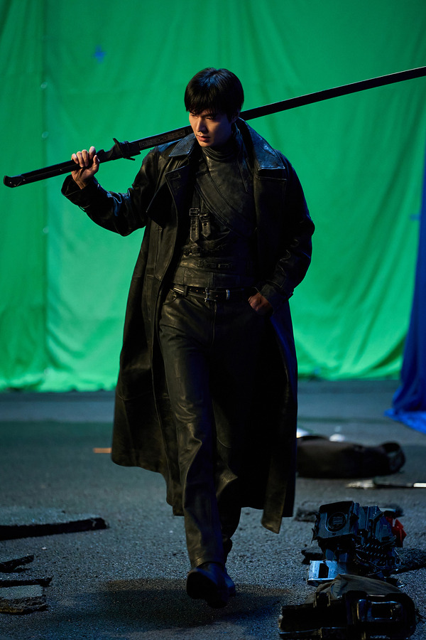 『全知的な読者の視点から』©2025 LOTTE ENTERTAINMENT, SMILEGATE, REALIES PICTURES All Rights Reserved.