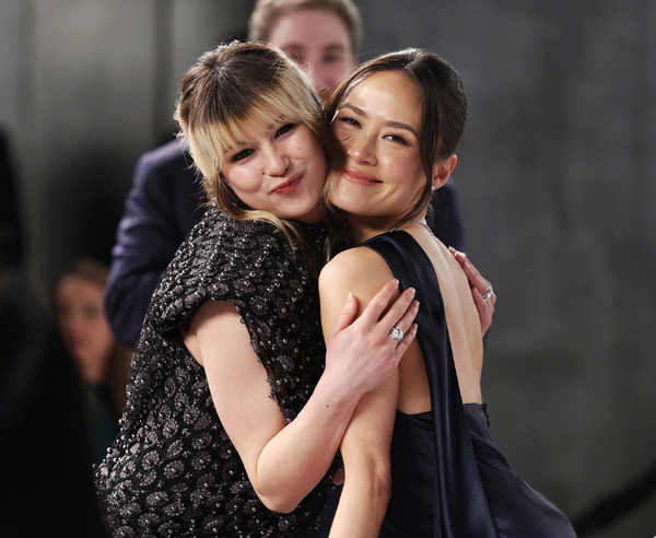 アリサ・リュウ、マディソン・チョックPhoto by Chad Salvador/WWD via Getty Images)Photo by Chad Salvador/WWD via Getty Images