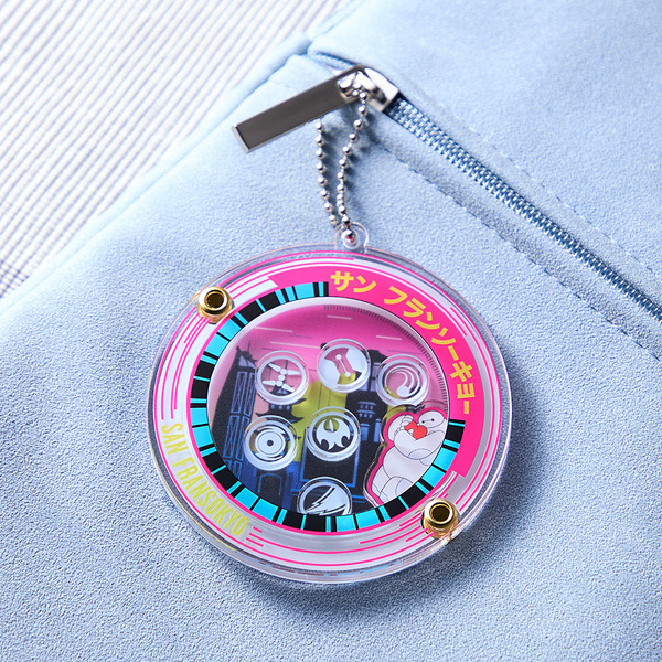 フレークアクリルキーホルダー 価格／2,290円（税込）© Disney