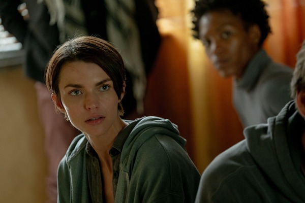 『ダーティ・エンジェルズ』© 2024 DIRTY ANGELS PRODUCTIONS, INC.