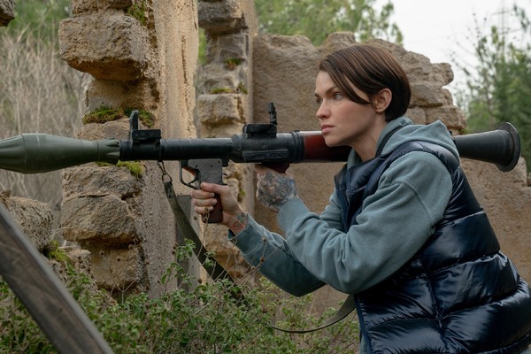 『ダーティ・エンジェルズ』© 2024 DIRTY ANGELS PRODUCTIONS, INC.