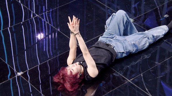 タッティングを披露したユ・ヒョンスン（HYEONSEUNG）「PRODUCE 101 JAPAN 新世界」＃1