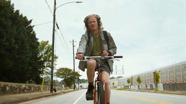 『ブゴニア』© 2025 Universal Studios. All Rights Reserved.