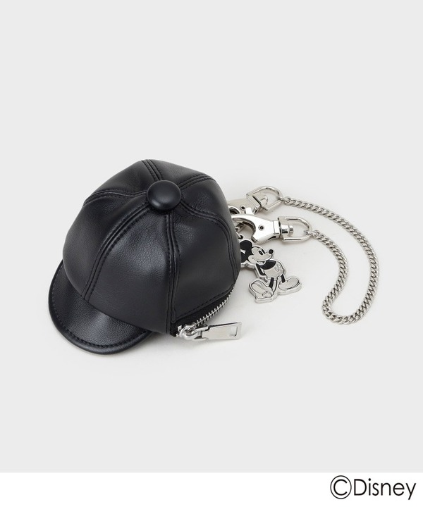 チャーム ￥7,920（tax in）　カラー：ブラック ©Disney