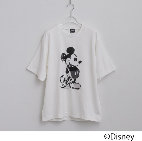 Tシャツ ￥8,250（tax in）サイズ：S/M/L　©Disney